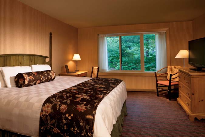 Image for room PLLRK - King_Guest_Room_in_the_Lodges_11378_standard.