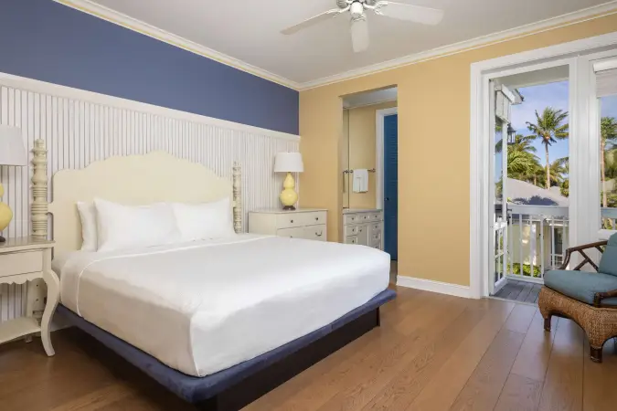 Image for room 1KGV - 729_sunkissed_bedroom_01.webp