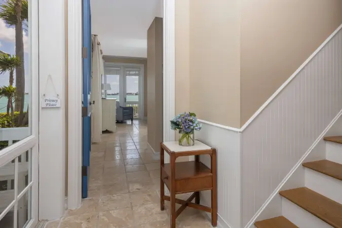 Image for room 3KKQOF - 729_sunkissed_entry 