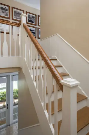 Image for room 1KGV - 729_sunkissed_stairs_01