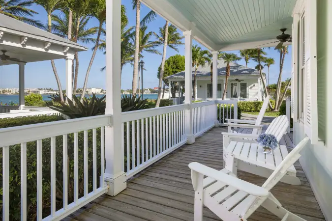 Image for room 2KKPVA - ada_kiwi_porch.webp