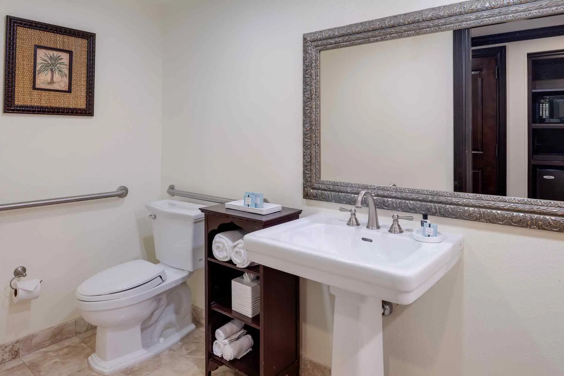 Image for room KSVA - lucie_ada_bathroom_601-web 