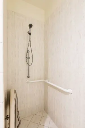 Image for room KSVAR - Capri_Inn_QSVAR_106_shower1080 